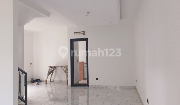 Rumah Baru Modern Classic Design 3 Lantai The Icon Bsd City 2