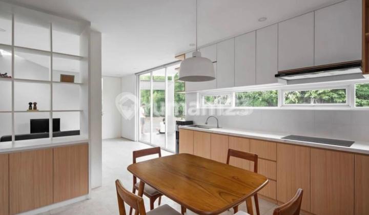 Rumah Industrial Depan Taman Fully Furnished Delatinos Bsd City 2