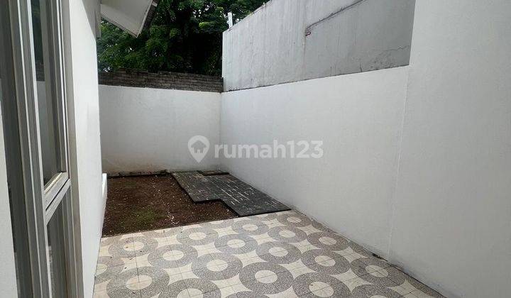 Rumah Standar Rapih Halaman Belakang Luas The Icon Bsd City  2