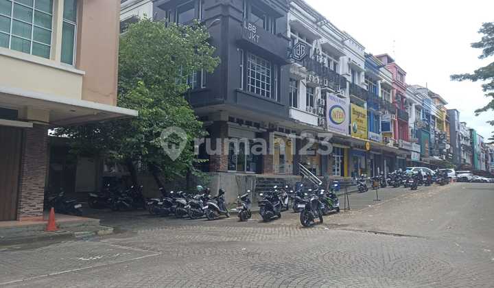 Ruko Hadap Jalan Besar Sangat Ramai Ruko Toll Boulevard BSD City Ruko Hadap Jalan Besar Sangat Ramai Ruko Toll Boulevard BSD City