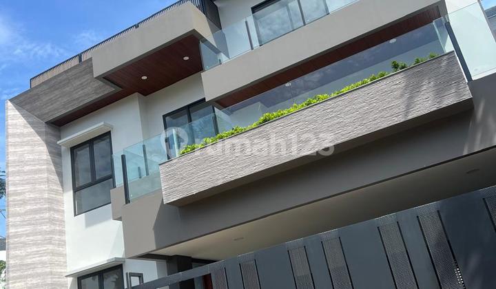 Modern Glass House Design New Home at Boulevard Delatinos BSD City 2