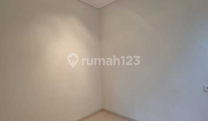 Rumah Tropical Design Hoek Posisi Depan Vanya Park Bsd City 2