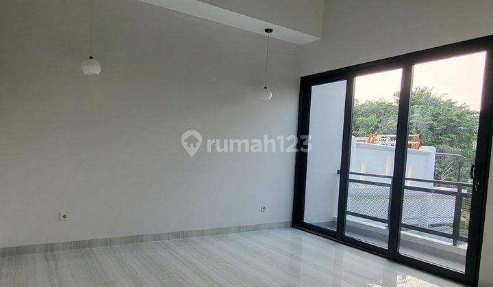 Rumah baru 2 konsep industrial 2 lantai alam sutera 2