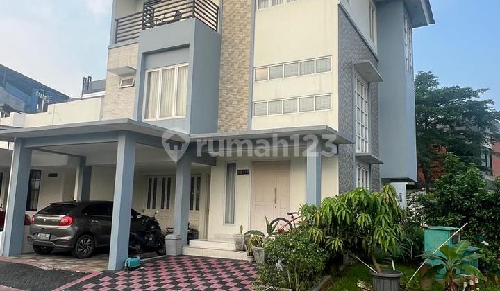 Rumah Mandiri 3 Lantai Hadap Taman Area The Icon Bsd