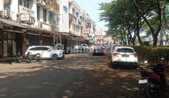 Strategic Shop House Facing Pahlawan Seribu Main Road BSD Strategic Shop House Facing Pahlawan Seribu Main Road BSD