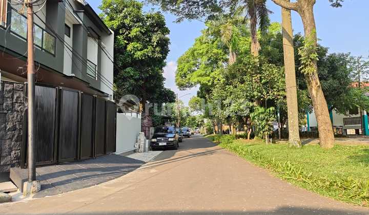 Rumah Baru Posisi Hoek Daerah Sudah Ramai Area Griya Loka Bsd 2
