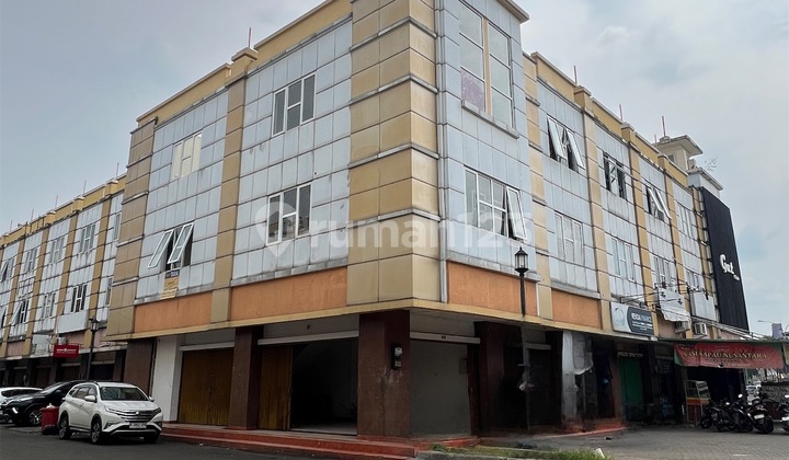 Row of Attached Shophouses Jalan Besar Golden Boulevard Shophouses BSD