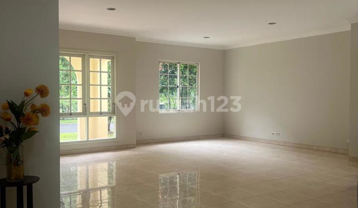 Luxury House Facing the Park at The Green BSD Tangerang 2