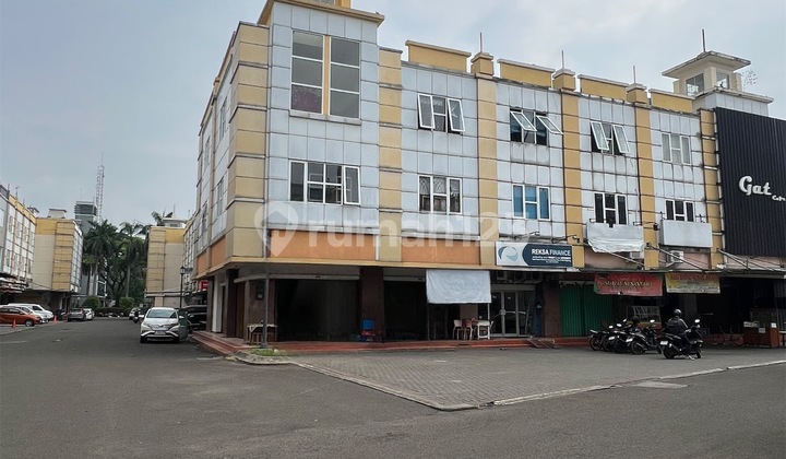Row of Attached Shophouses Jalan Besar Golden Boulevard Shophouses BSD