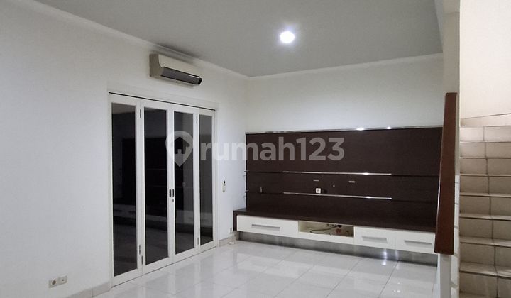 Good House Boulevard Row 4 Lane Delatinos Bsd 2