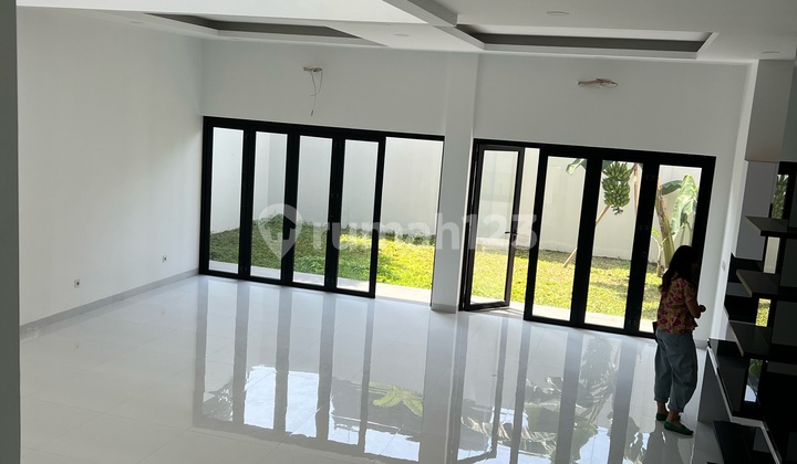 Rumah Baru Mewah Boulevard Row Jalan 4 Jalur Bsd 2