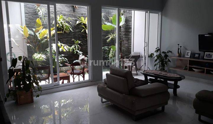 Rumah Huk Bangunan Desain Arsitek Bagus Delatinos Bsd 1