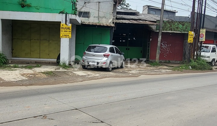 Warehouse and Kiosk Facing Cisauk Legok Main Road Near Train Station. Warehouse and Kiosk Facing Cisauk Legok Main Road Near Train Station.