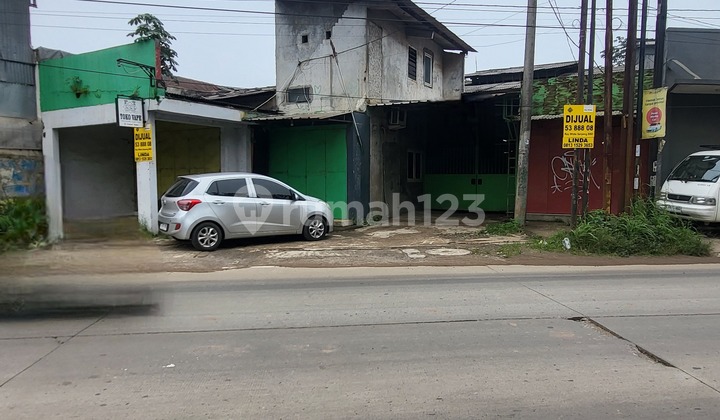 Warehouse and Kiosk Facing Cisauk Legok Main Road Near Train Station. Warehouse and Kiosk Facing Cisauk Legok Main Road Near Train Station.