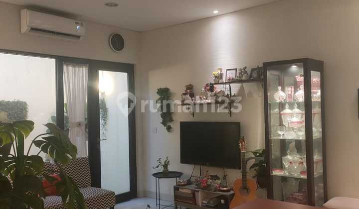 2-Storey Ready-to-Occupy House in Delatinos BSD Near Toll Road Access 2-Storey Ready-to-Occupy House in Delatinos BSD Near Toll Road Access