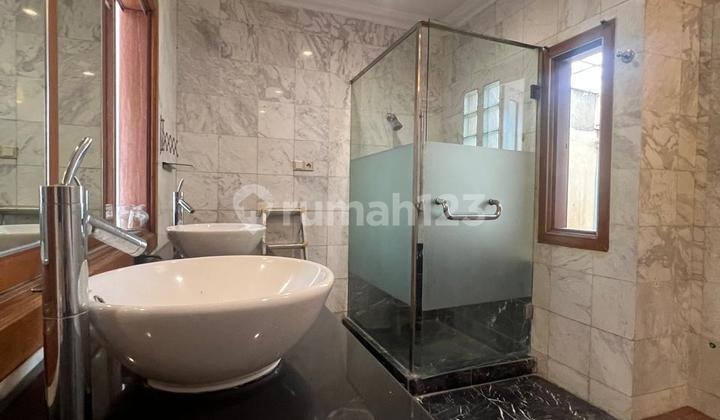 Rumah Sudut 2 Lantai di Taman Giri Loka Bsd Dekat Akses Tol 2