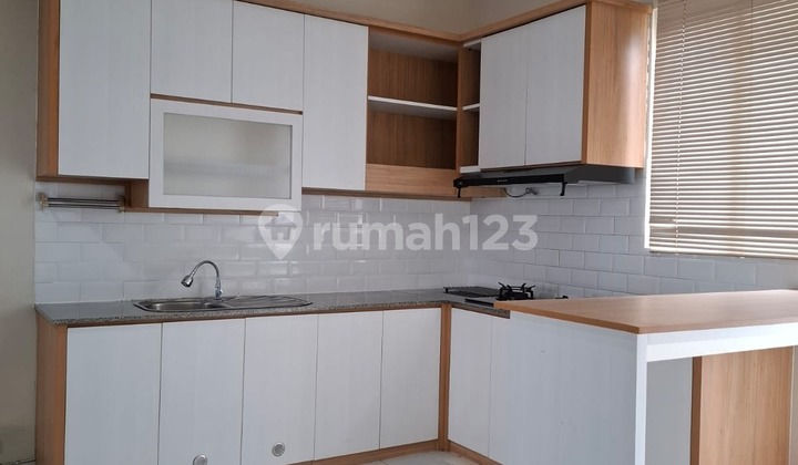 Minimalist Ready-to-Occupy House in Sevilla Kencana Loka BSD Near School Minimalist Ready-to-Occupy House in Sevilla Kencana Loka BSD Near School