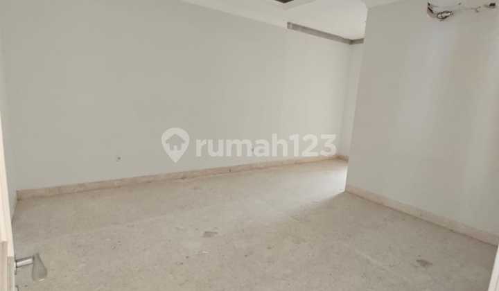 2-Story House in Alam Sutera Near Toll Access and Mall 2