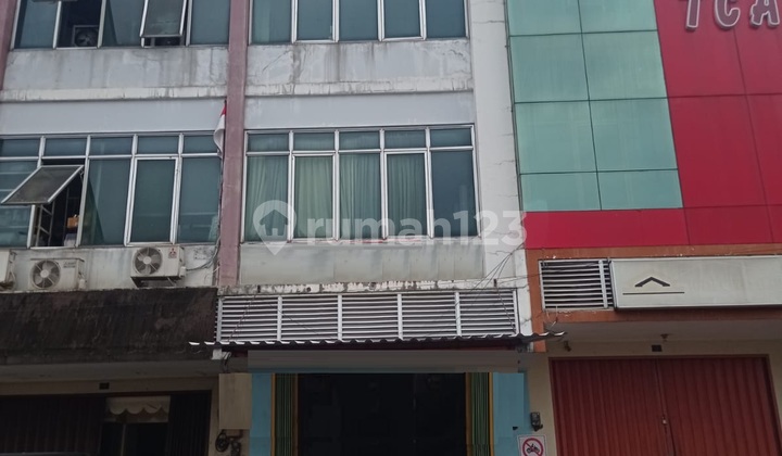 Ruko Hadap Jalan Raya Di Kencana Loka Bsd