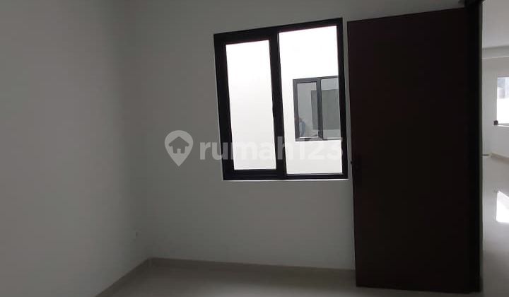 Rumah Baru Siap Huni di Bsd Giri Loka 2