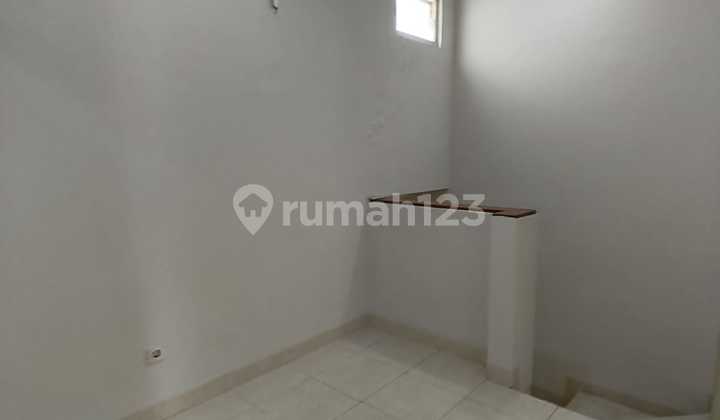 Affordable Ready-to-occupy House in Spring Canary Gading Serpong 2