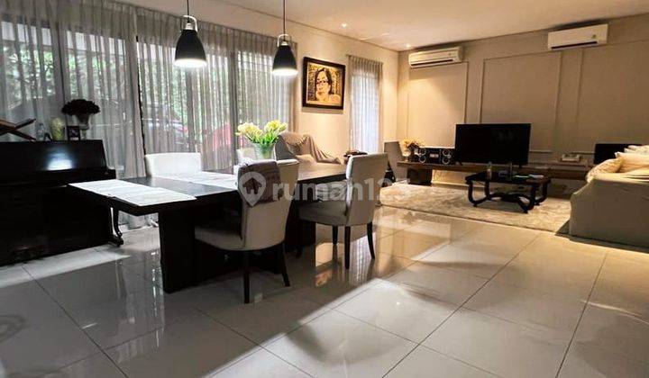 Rumah mewah di Bsd Virginia Lagoon 2