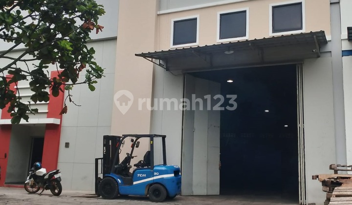 Ready-to-Use Warehouse in Marunda Center Warehousing Ready-to-Use Warehouse in Marunda Center Warehousing