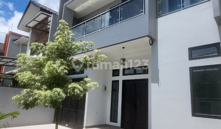 Rumah Mewah Minimalis Modern di Bsd Griya Loka 2