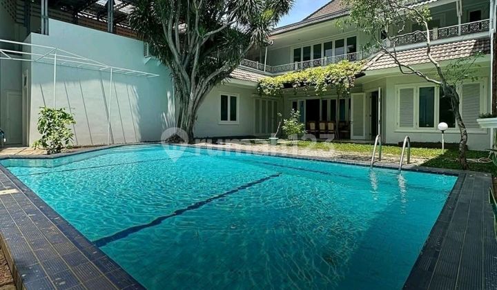 For Rent Menteng ~ Land Area/Building Area 869/1000 ~ Prime Area 2