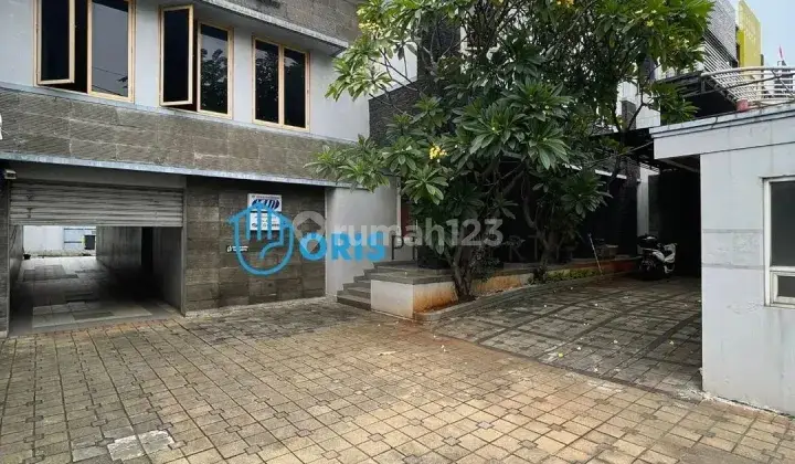 GEDUNG KANTOR  TEBET RAYA ~ LT/LB 780/1000 ~ ZONA KOMERSIL ~ 2.5 LT ~ HARGA DIBAWAH NJOP