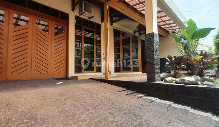 RUMAH PONDOK INDAH ~ LT/LB 212/300 ~ PRIME AREA 1
