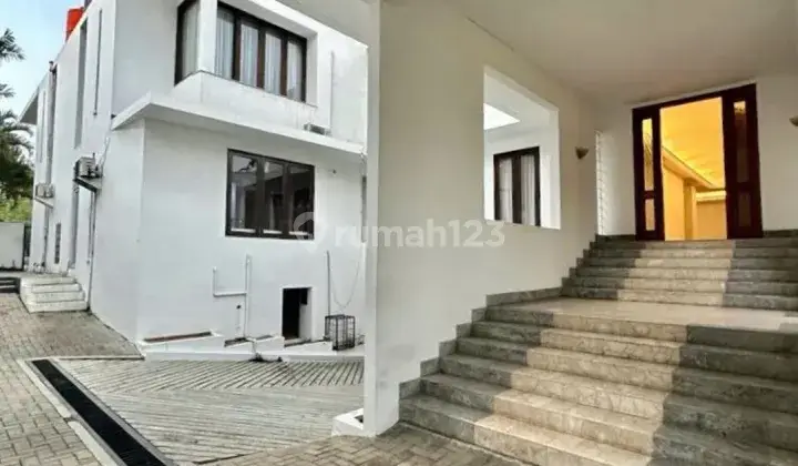 RUMAH  PONDOK INDAH ~ LT/LB 1935/1400 ~ GOLF VIEW 3
