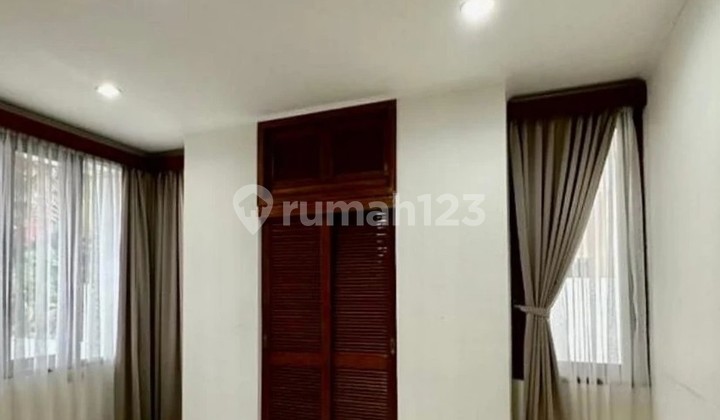 RUMAH  PONDOK INDAH ~ LT/LB 1935/1400 ~ GOLF VIEW 4