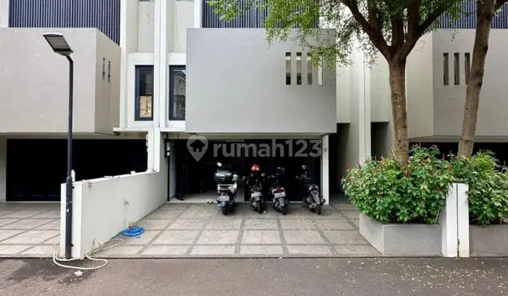 RUMAH DIJUAL CIPETE - CILANDAK ~ LT/LB 407/500 ~ MODERN TROPICAL TOWNHOUSE ~ DEKAT MRT STATION 1