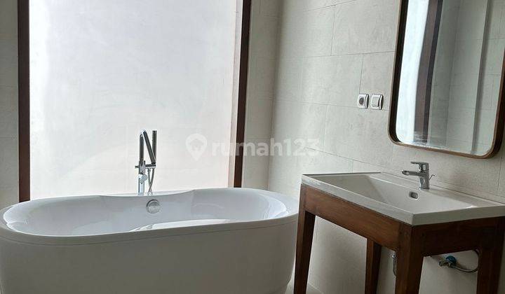 RUMAH KEROBOKAN II - BALI ~ LT/LB 200/240 ~ BRAND NEW MODERN HOUSE