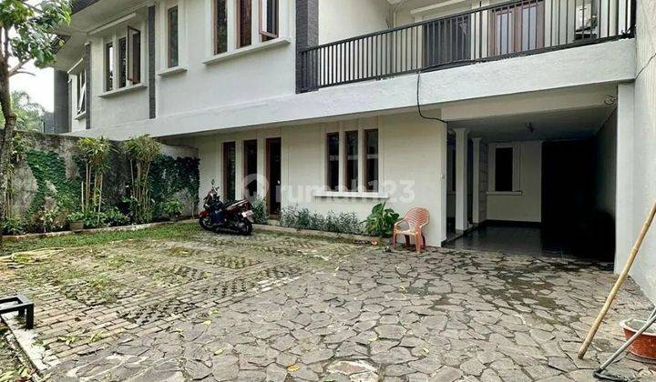 DIJUAL RUMAH AREA KUNINGAN ~ LT/LB 500/650 ~ LINGKUNGAN KOMPLEK 1