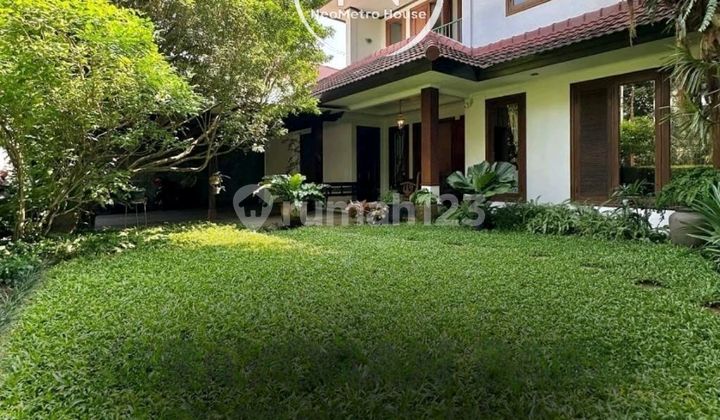 Kebayoran Baru ~ Land area/building area