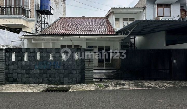 Rumah Dekat Senopati ~ Lt/lb 210/150 ~ Hitung Tanah
