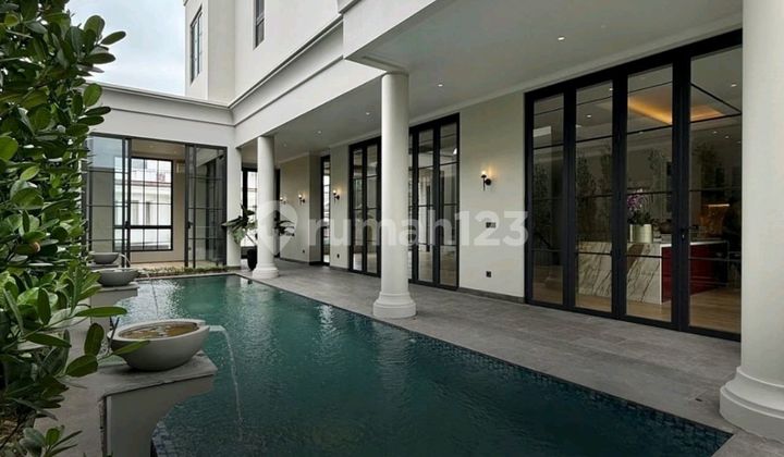 Near Senopati Kebayoran Baru ~ Land area/building area 338/810 ~ Prime Area 2