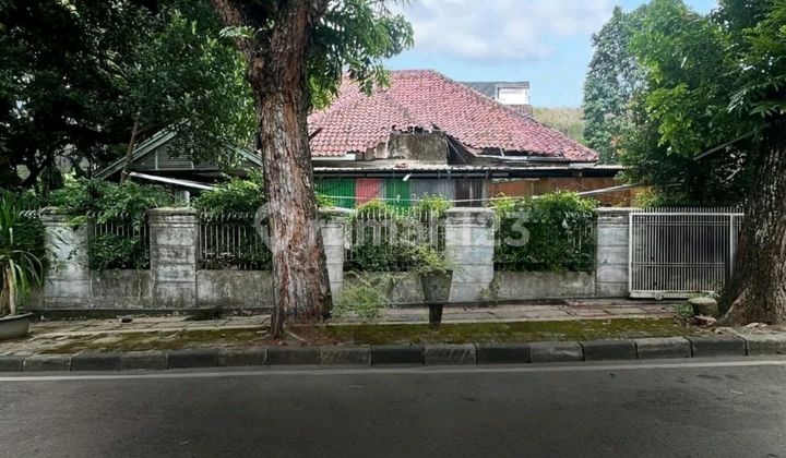 Menteng ~ Luas 644 M2 ~ Prime Area