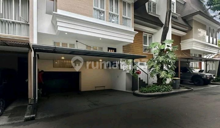 Pejaten ~ Lt/lb 130/235 ~ Town House