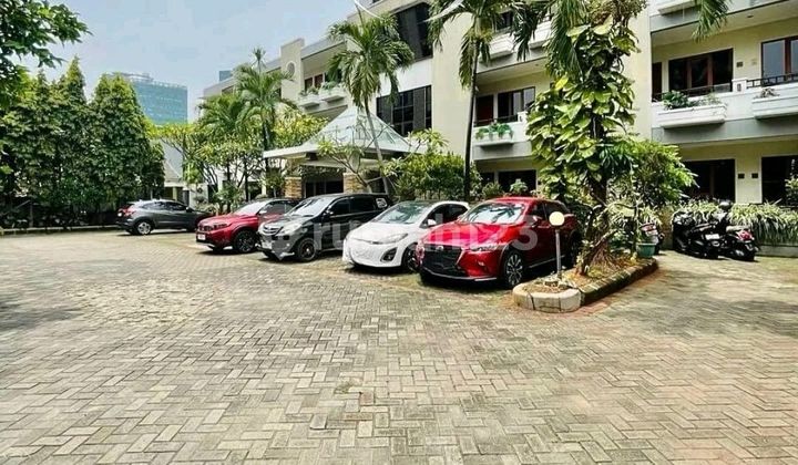 Exclusive Boarding House in Karet-Setiabudi ~ Land Area/Building Area 1,683/2,250 ~ Fully Furnished 2