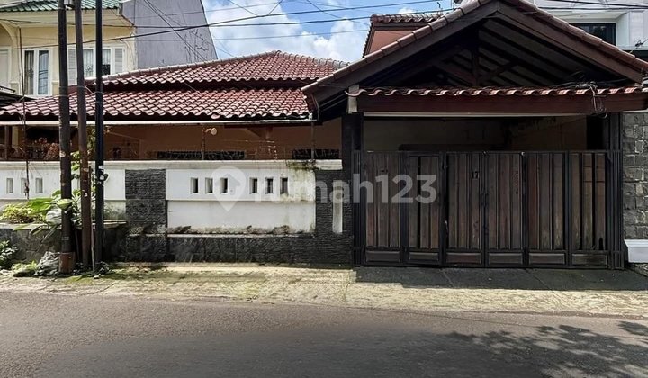 Tebet ~ Lt/Lb 335/300 ~ Row Jalan Lebar