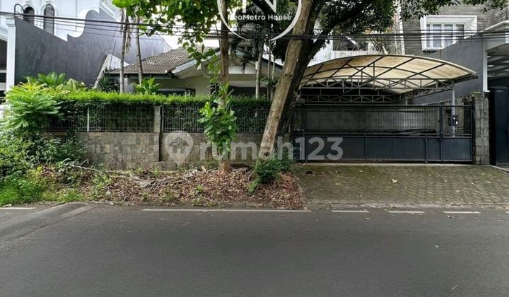 Pondok Indah House ~ Land area/building area 490/350 ~ Near PIM (Pondok Indah Mall)