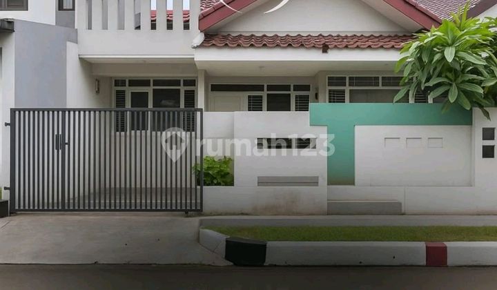 Lebak Bulus ~ Land size/building area 180/160 ~ Inside a complex