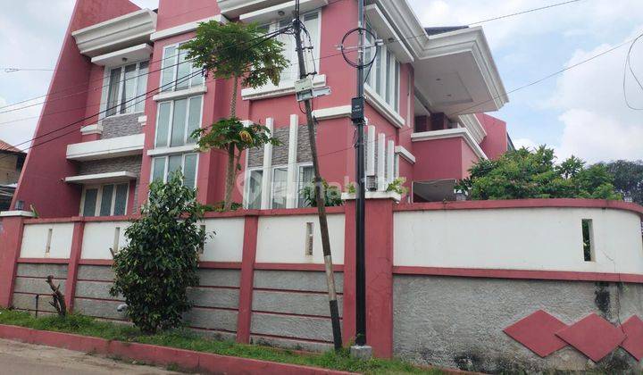 Rumah Hoek di Green Ville Jakarta Barat, Dekat Dengan Mall, Universitas Dan Pasar Tradisional  2