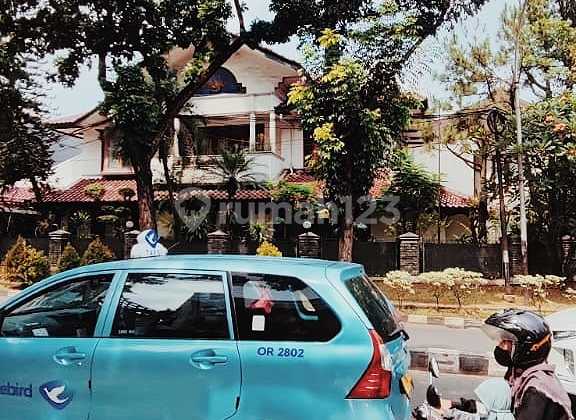 Rumah 2 Lantai di Bintaro Jak Sel, Lokasi Sangat Strategis
