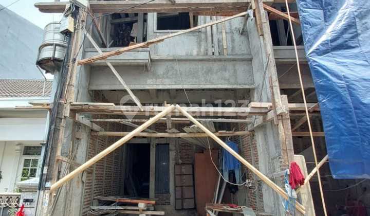 Dijual Rumah Brand New 3 Lantai di Tanjung Duren Selatan, Jakarta Barat