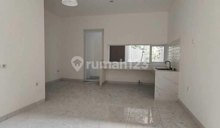 Rumah baru siap huni di Meruya Jakarta Barat