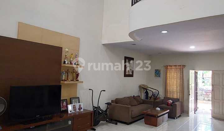 Rumah cantik nyaman siap huni di Jakarta Barat